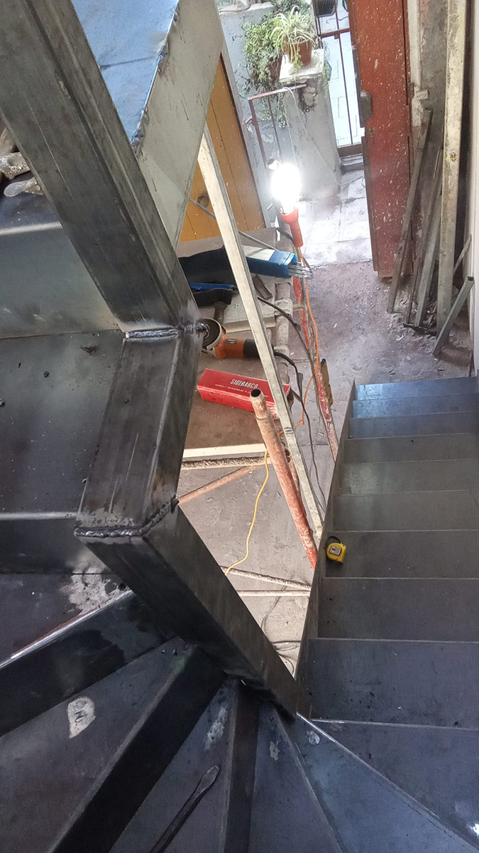 lavorazione-scala-isola-gaetano